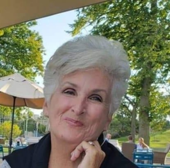 Meet your Posher, Patricia - Picture 1 of 1